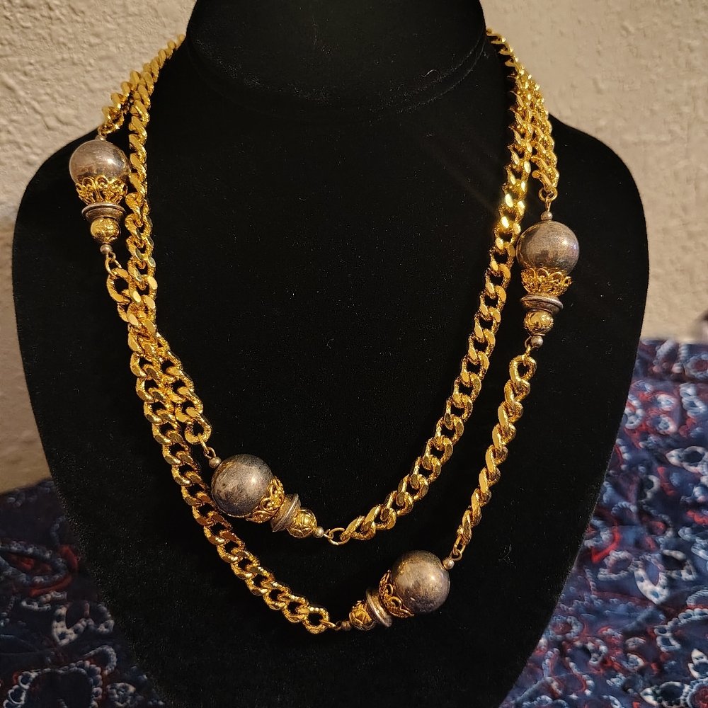 Gorgeous Gold & Lavender Steel Bulb Necklace. Perfect For Holiday Attire. NWOT